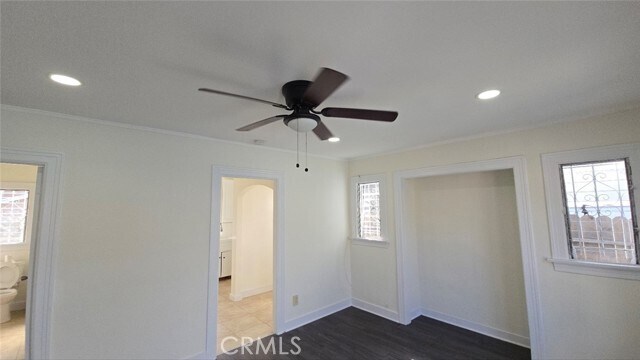 Building Photo - 454 W 59th Pl