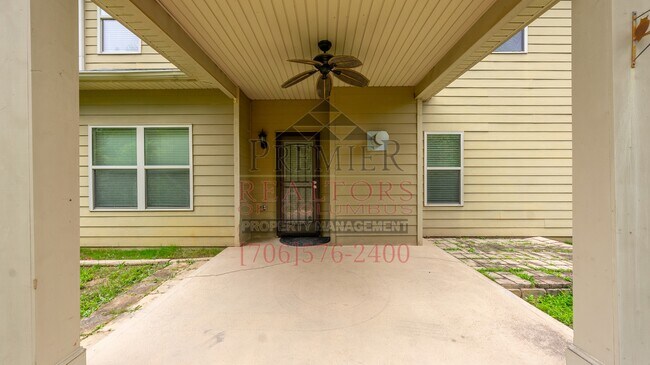 Building Photo - 306 Irish Ln