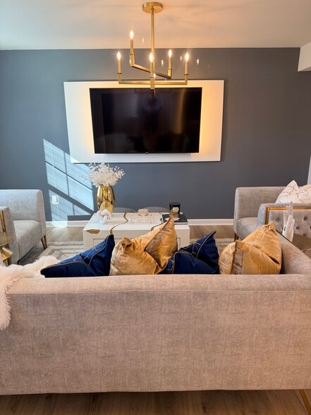 Building Photo - 7269 Statesman Blvd