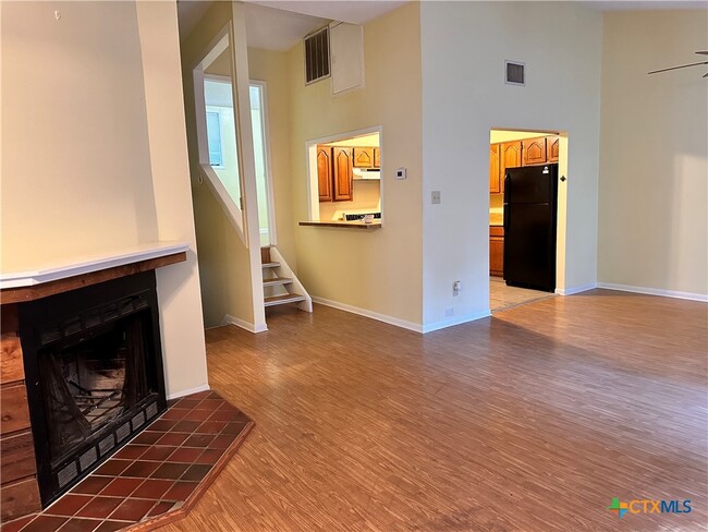 Building Photo - 899 Hillyer St