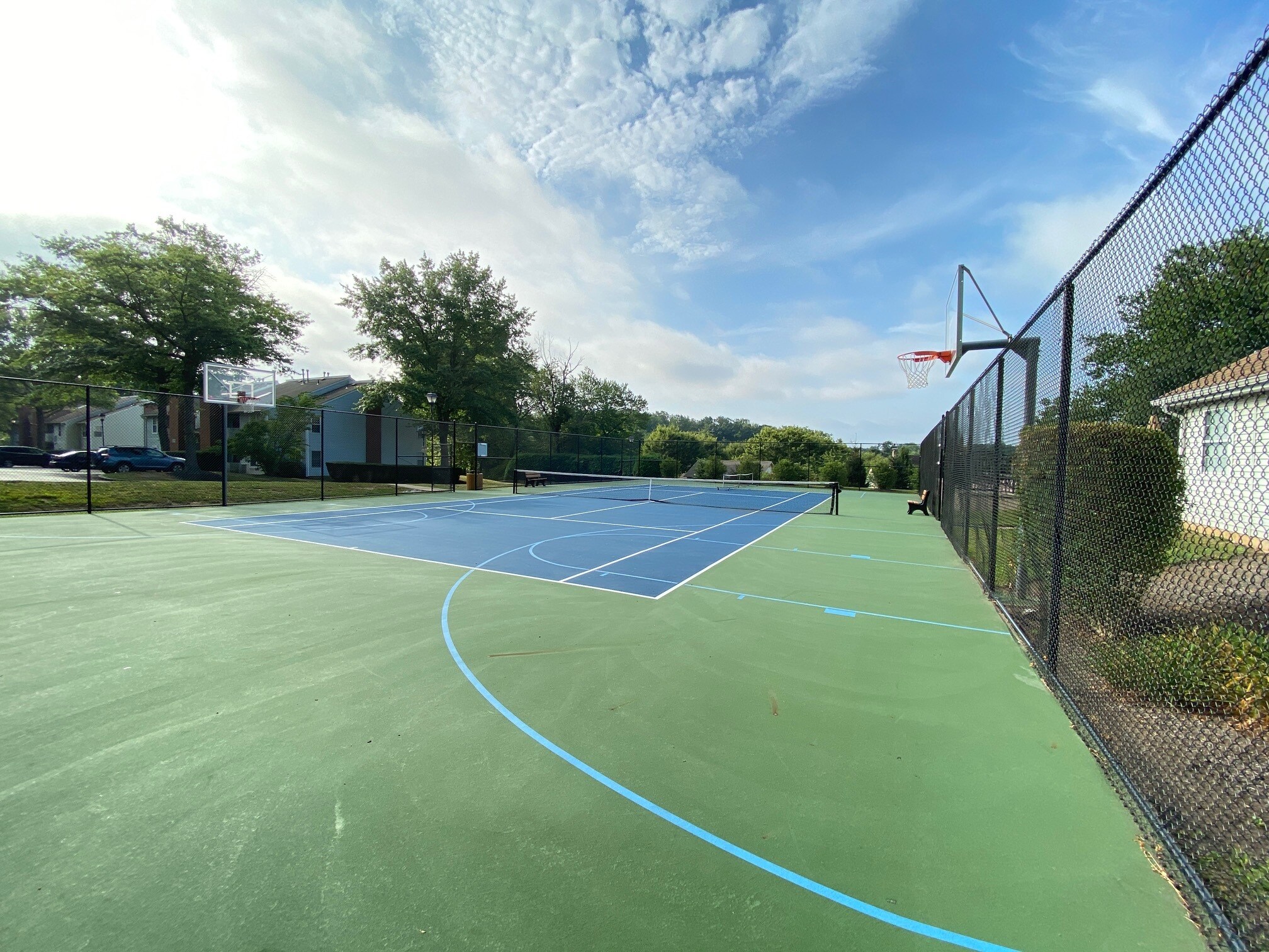 Courts - 304 Diamond Dr