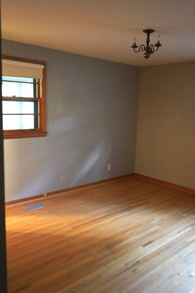 Building Photo - 1329 Winthorne Dr