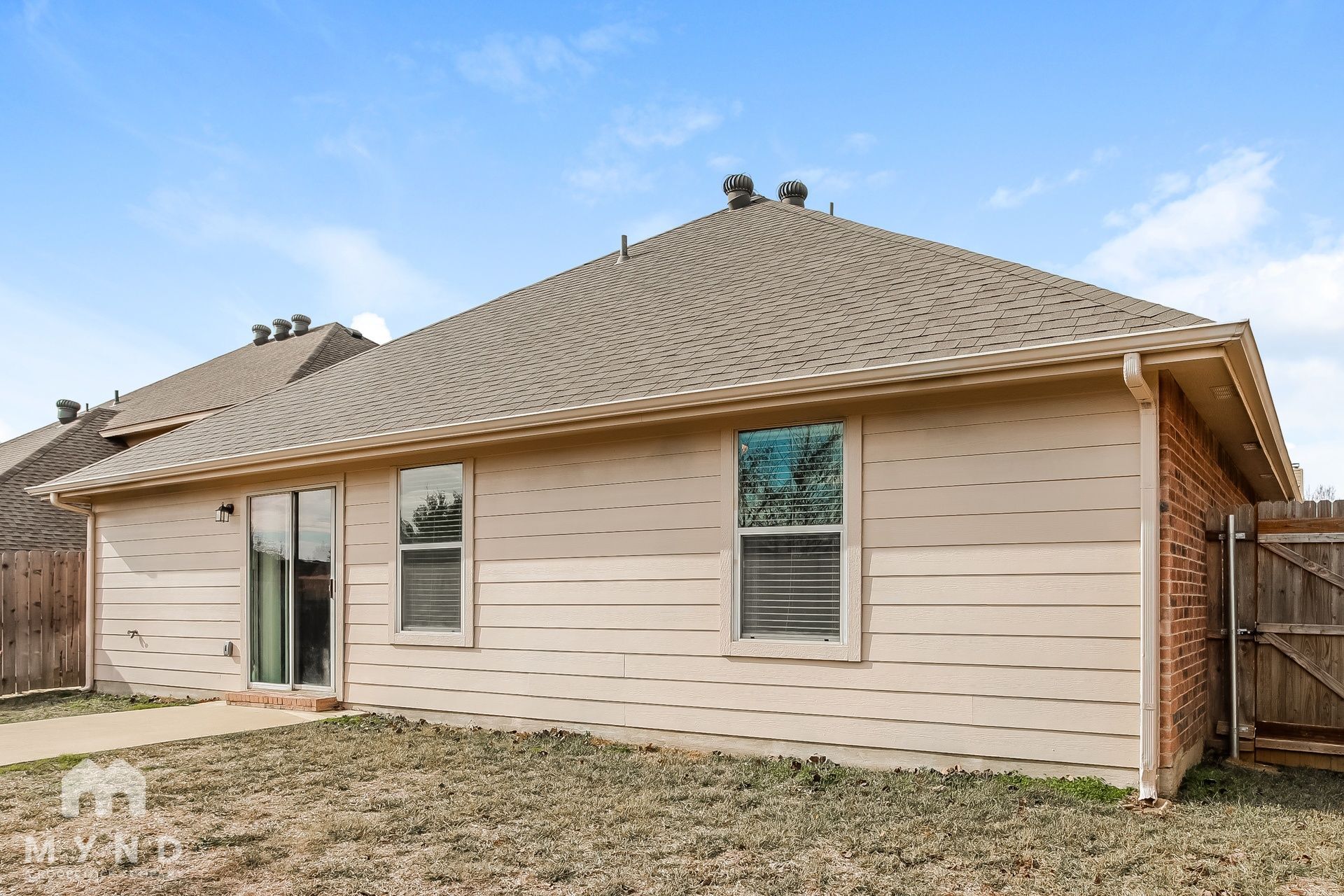 Building Photo - 4613 Redbud Dr