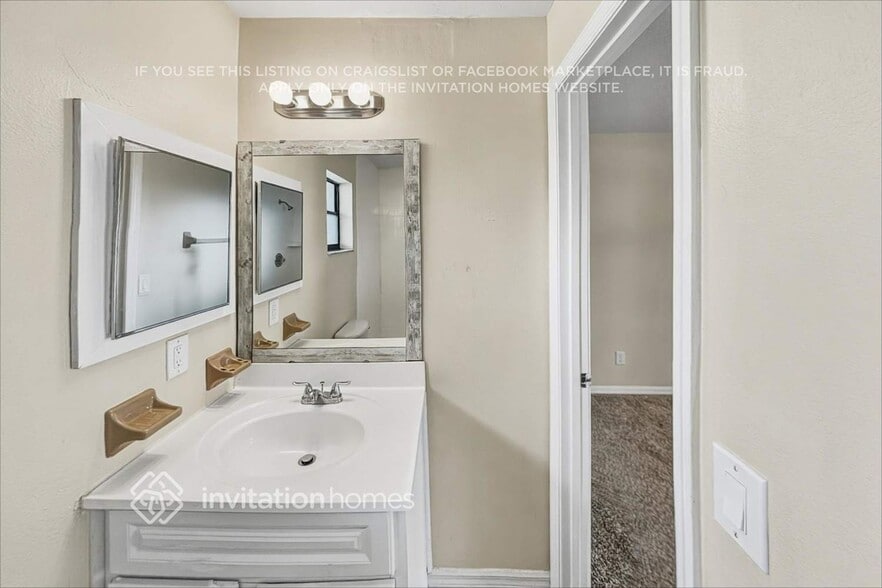 Building Photo - 613 Mayan Pl