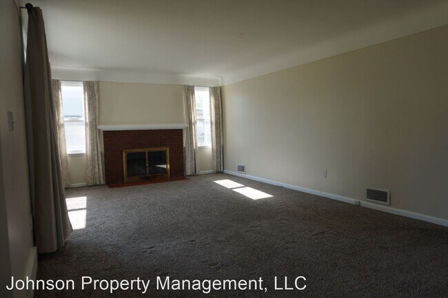 Building Photo - 3 br, 2 bath House - 2427 W. Rockwell Ave.