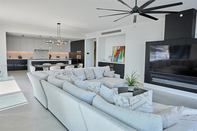 Building Photo - 160 Isle of Venice Dr