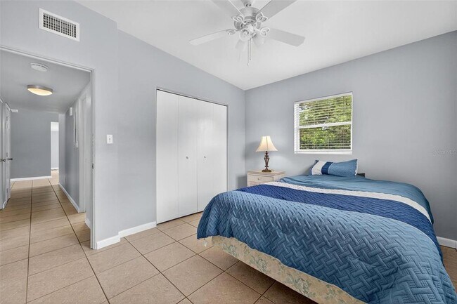 Building Photo - 3015 Tampico Dr