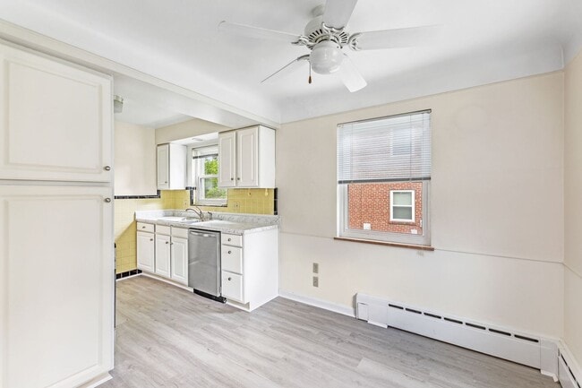 Building Photo - Oakley- Charming 4 family and desirable st...