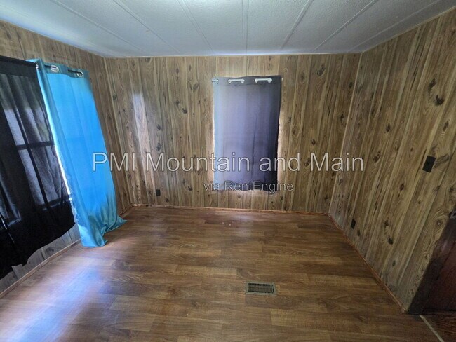 Building Photo - 5 Misty Mountain Way