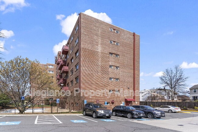 Building Photo - 1830 Columbia Pike