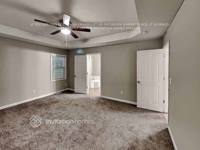 Building Photo - 2686 Candler Dr