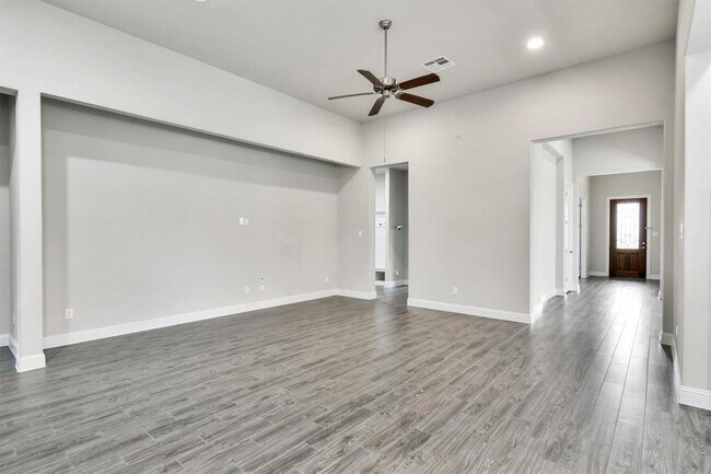 Building Photo - 1405 Highland Ridge Rd