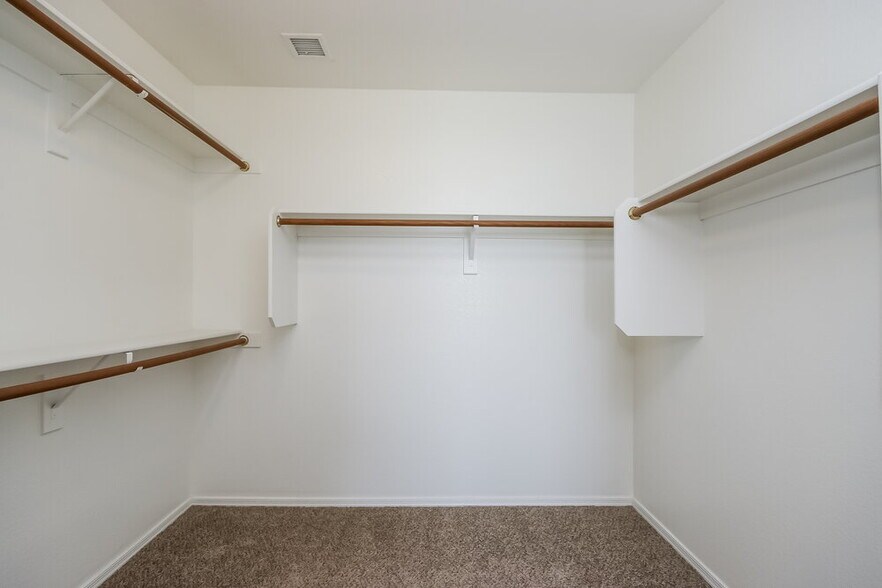 Building Photo - 1713 S 82nd Ave
