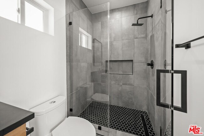 Building Photo - 6049 Craner Ave