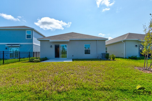 Building Photo - 2123 Green Valley St