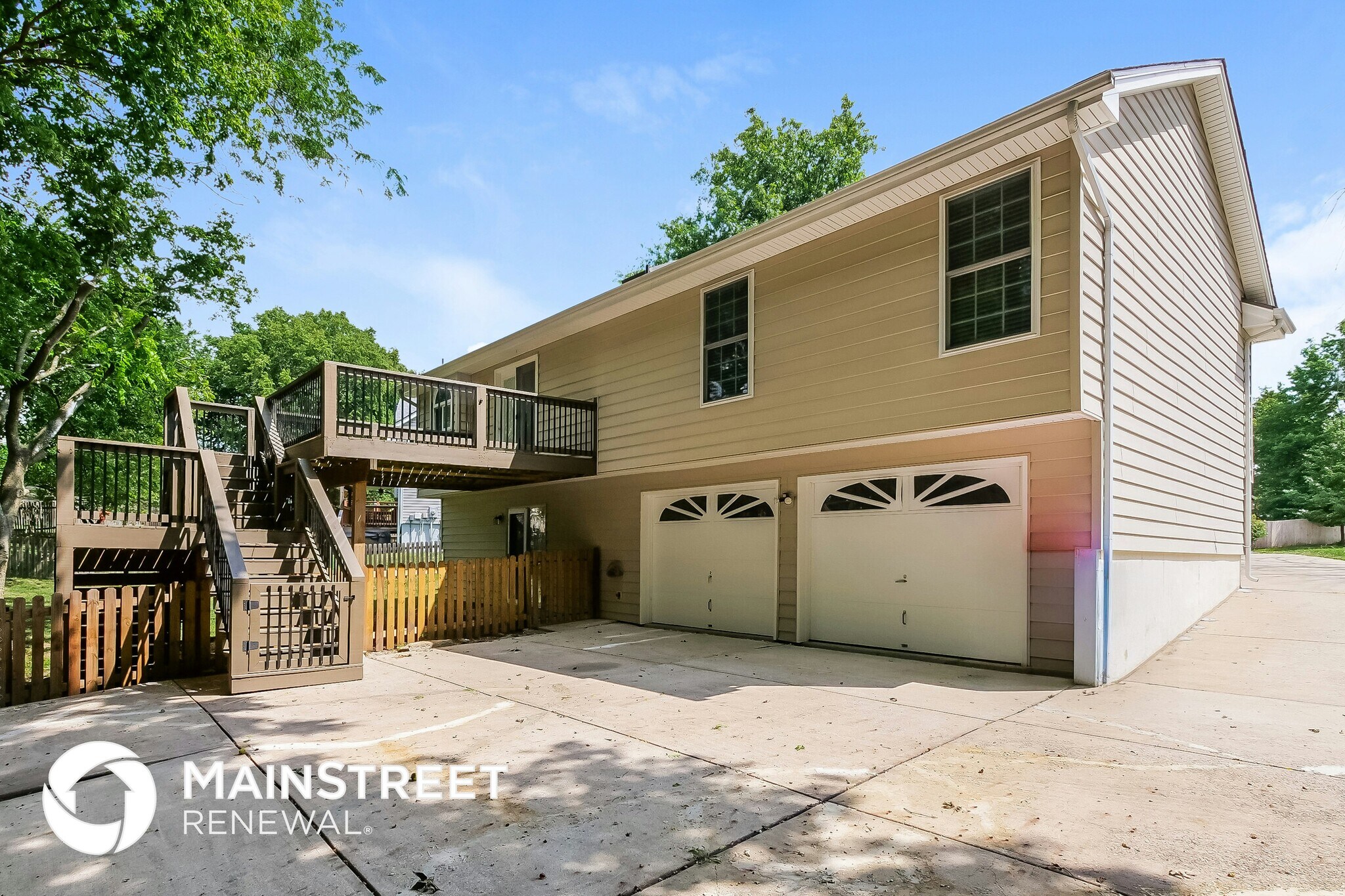 Building Photo - 1500 NE Whitestone Dr