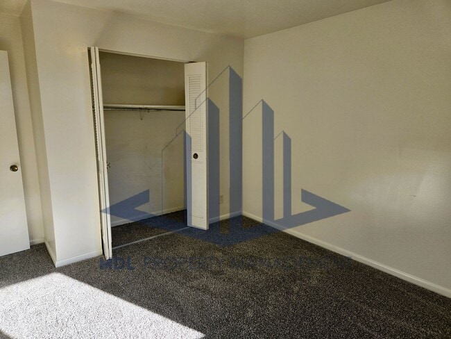 Building Photo - 2207 Weiss St