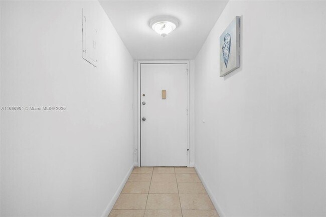 Building Photo - 401 Golden Isles Dr