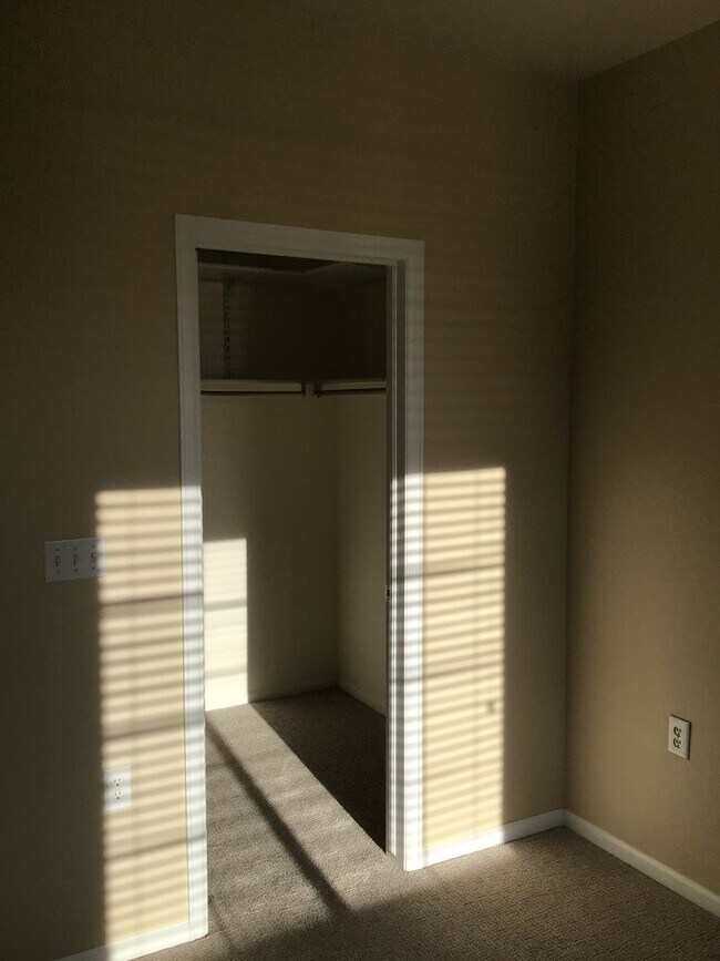 Building Photo - 3 bed 2.5 bath townhome for rent at Cherry landing 80016