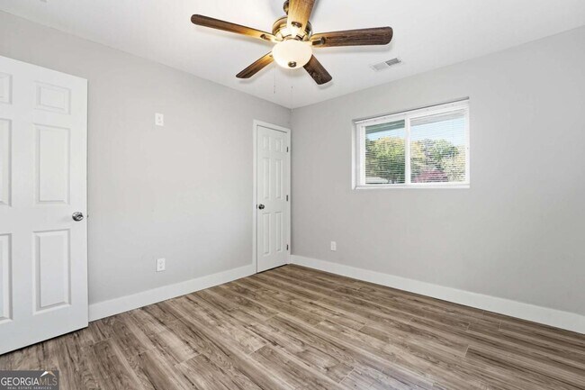 Building Photo - 1735 Carter Cir