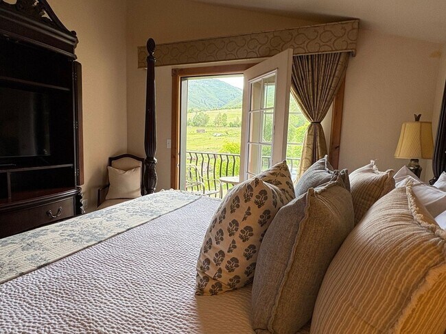 Building Photo - Top-Floor Mountainside Zermatt Villa – Fully Furnished – All Utilities Included