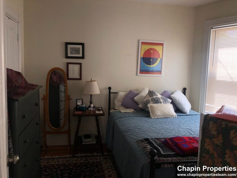 Building Photo - 66 Chestnut St