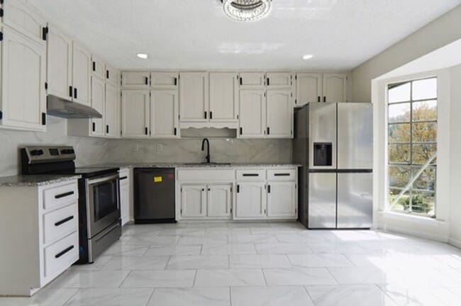 Building Photo - 1748 Sonia Dr