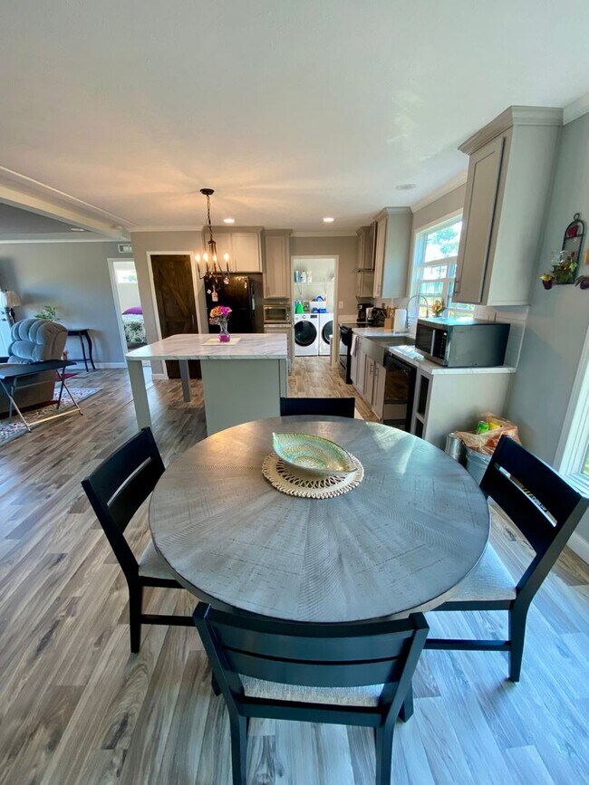 Building Photo - Home in Augusta Woods!!