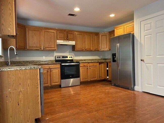 Building Photo - 268 Ceasar Pl