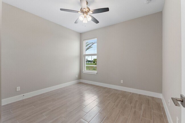 Building Photo - Deposit-Free! Modern, energy efficient hom...