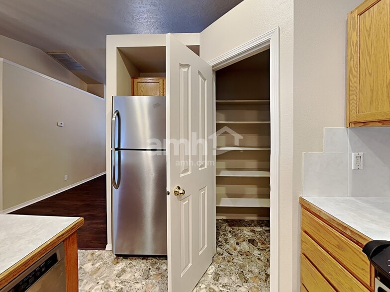 Building Photo - 37 Boardwalk Way