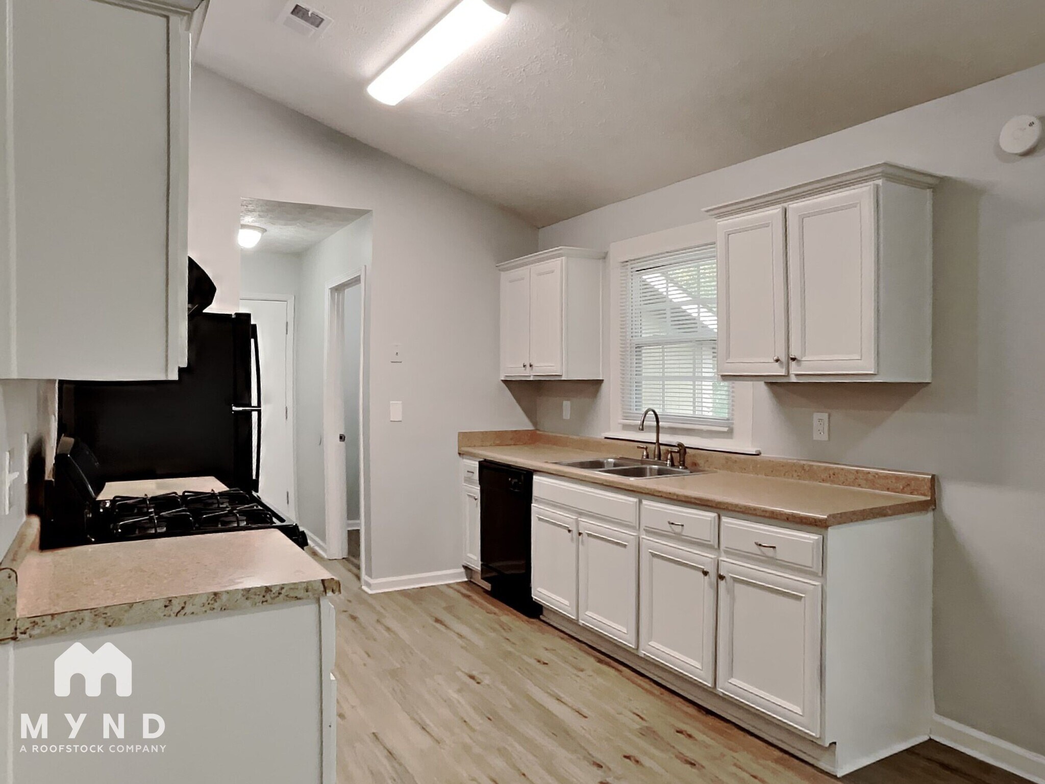 Building Photo - 7792 Chase Woods Dr