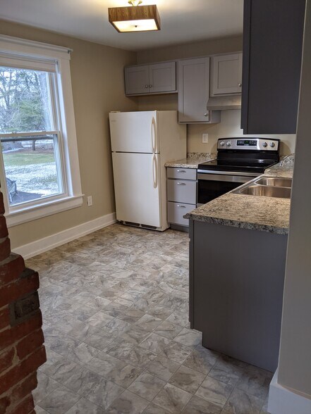 Building Photo - 100 Portland Ave