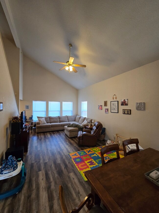 Building Photo - 1546 Columbine Village Dr