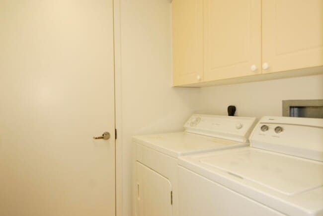 Building Photo - 3200 N Ocean Blvd