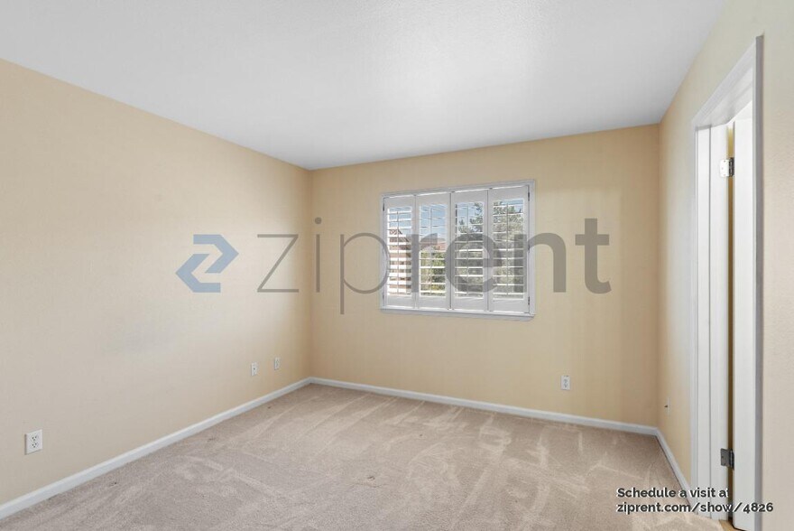 Building Photo - 439 Sandhurst Dr