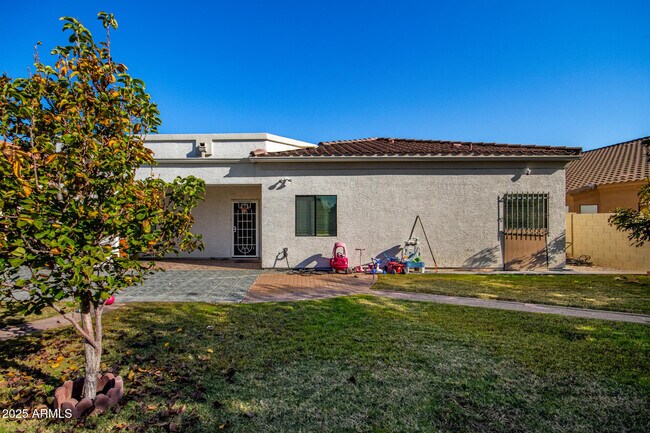 Building Photo - 8912 N 15th Ln