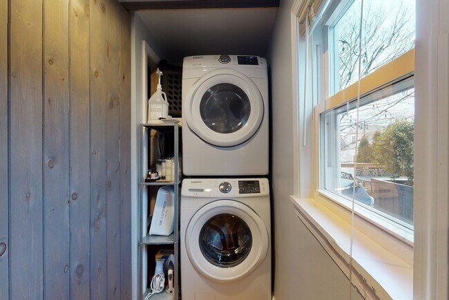 Building Photo - 37 Marivista Ave