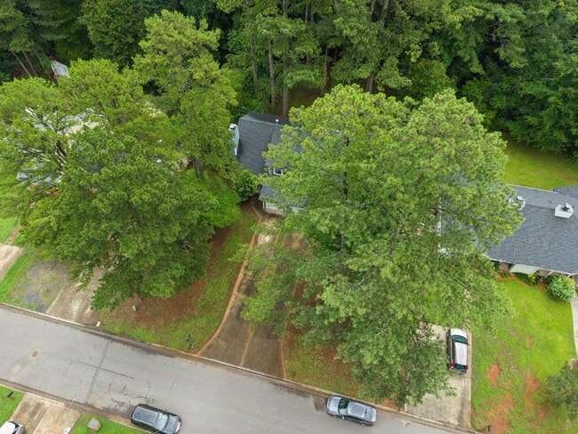 Building Photo - 4930 Farmstead Ct NE