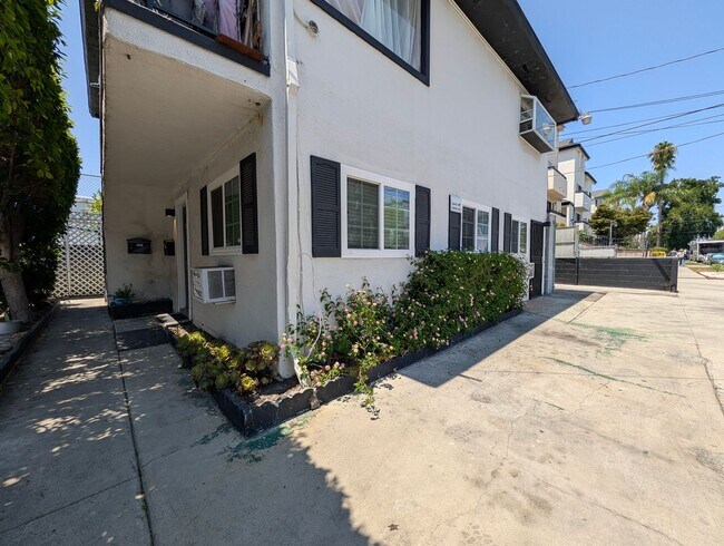Building Photo - 5207-5209 Cartwright Ave.