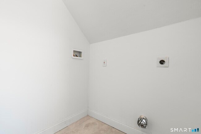 Building Photo - 132 Bunker Hill Ave