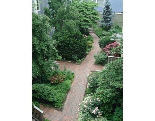 Building Photo - 43 Fresh Pond Pl