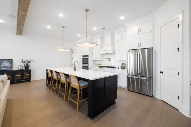Building Photo - Now available in the highly desirable Lockwood Glen community in Franklin