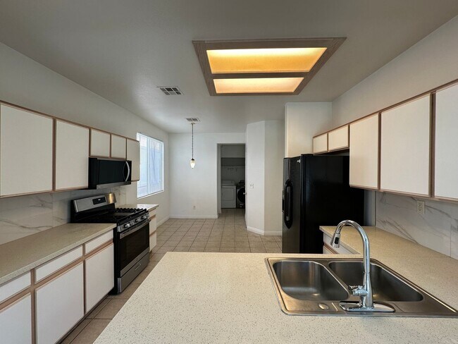 Building Photo - ARBOR GATE 2 AMD