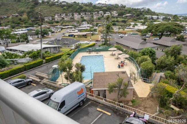 Building Photo - Fully Remodeled 1BR/1BA/1PKG Unit in Waialae Gardens (Kahala)