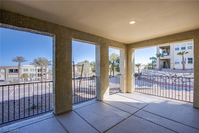 Building Photo - 2555 Hampton Rd