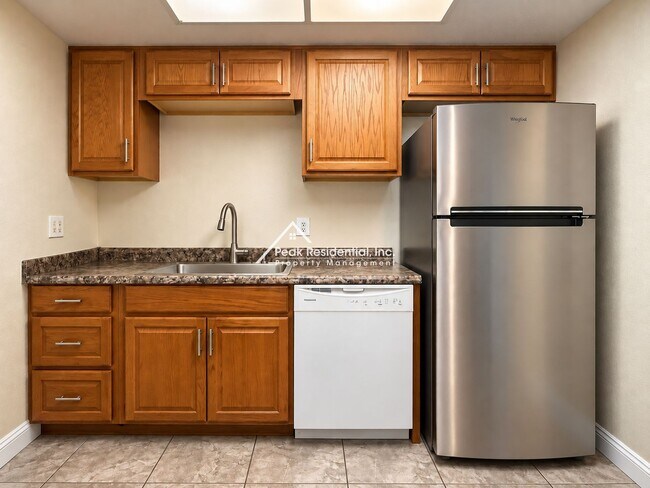 Building Photo - 8330 Crossoak Way