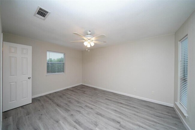 Building Photo - 5407 Oakhaven Ln