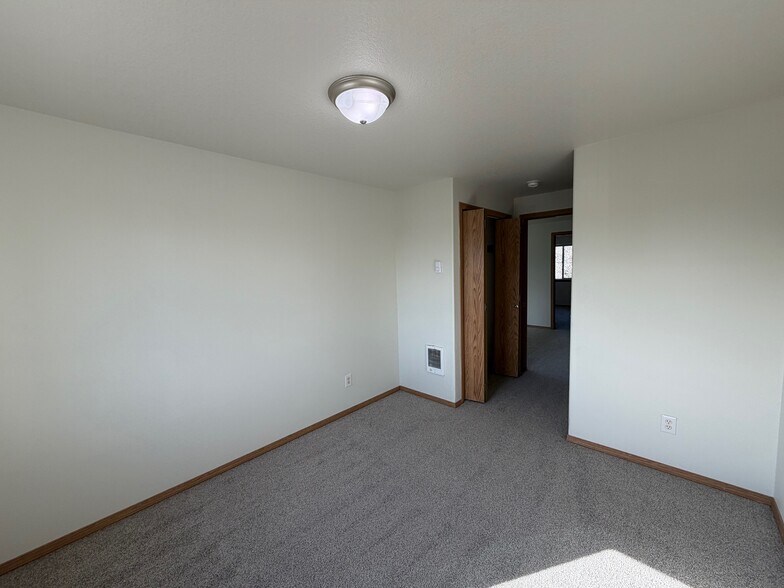 Building Photo - 1139 2nd St NW