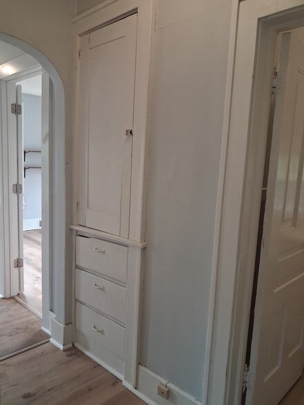 linen - 829 Miller Ave